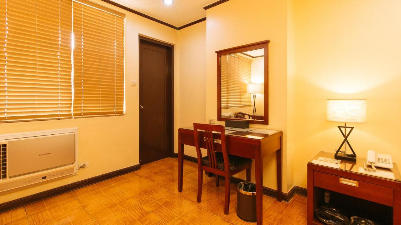 Peace Hotel By Reddoorz Manila Bagian luar foto