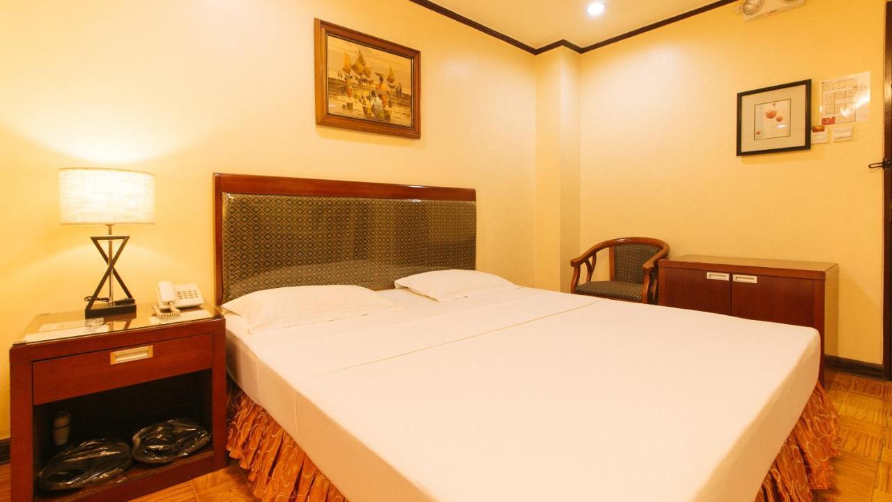 Peace Hotel By Reddoorz Manila Bagian luar foto