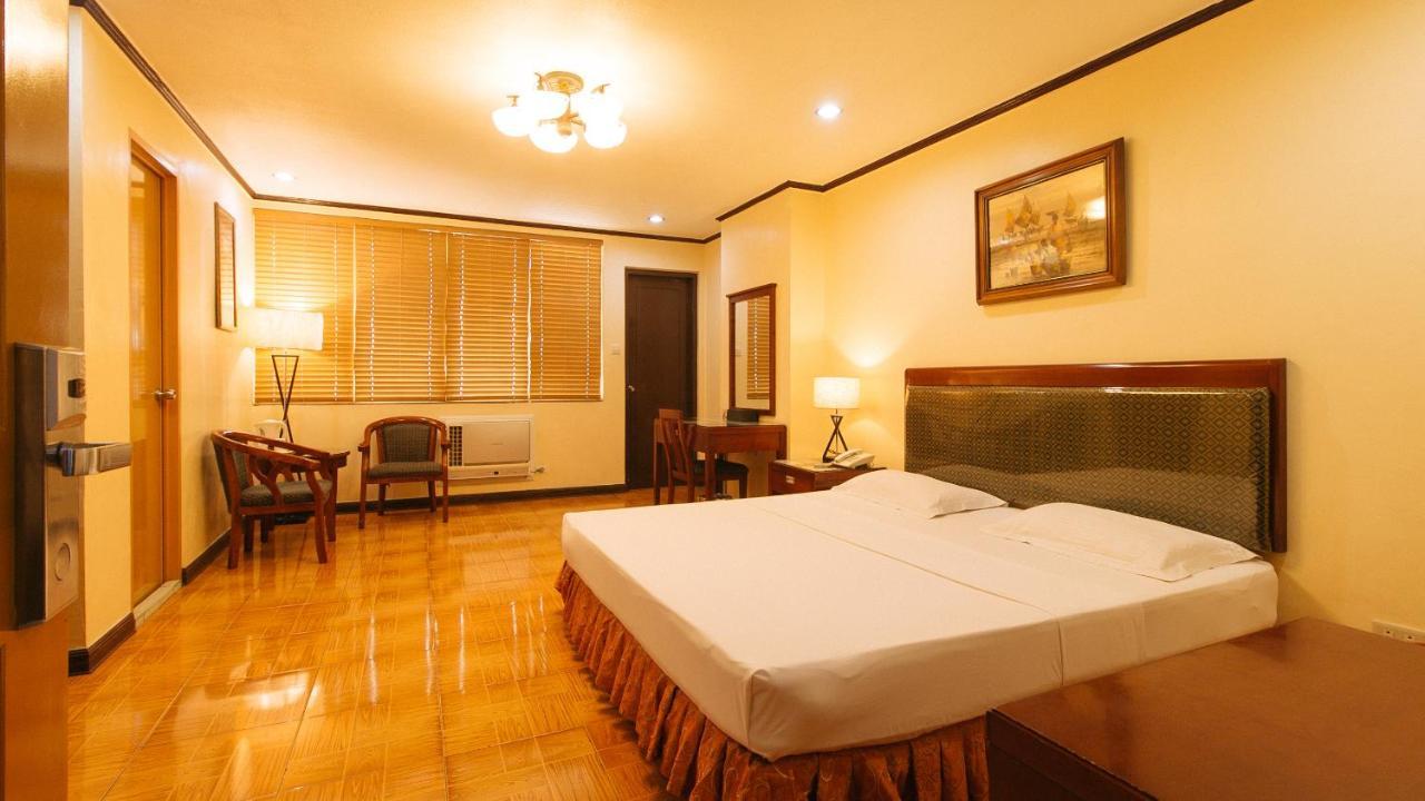 Peace Hotel By Reddoorz Manila Bagian luar foto