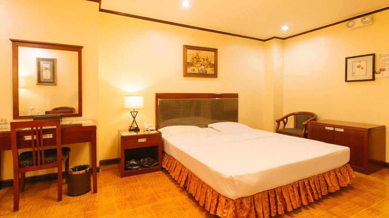 Peace Hotel By Reddoorz Manila Bagian luar foto