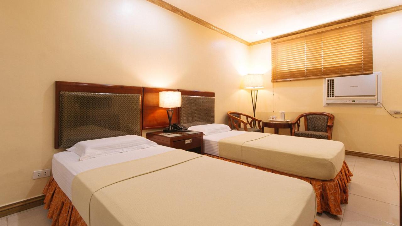 Peace Hotel By Reddoorz Manila Bagian luar foto