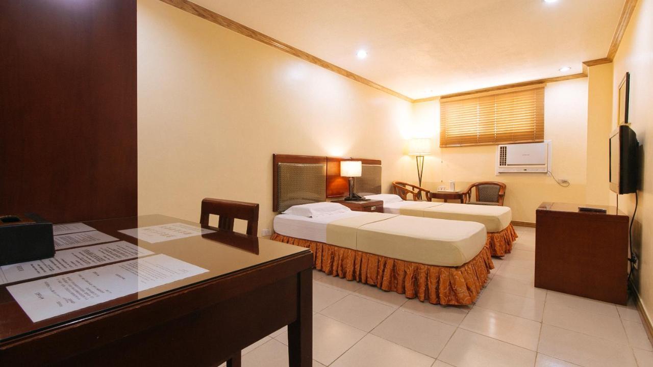 Peace Hotel By Reddoorz Manila Bagian luar foto
