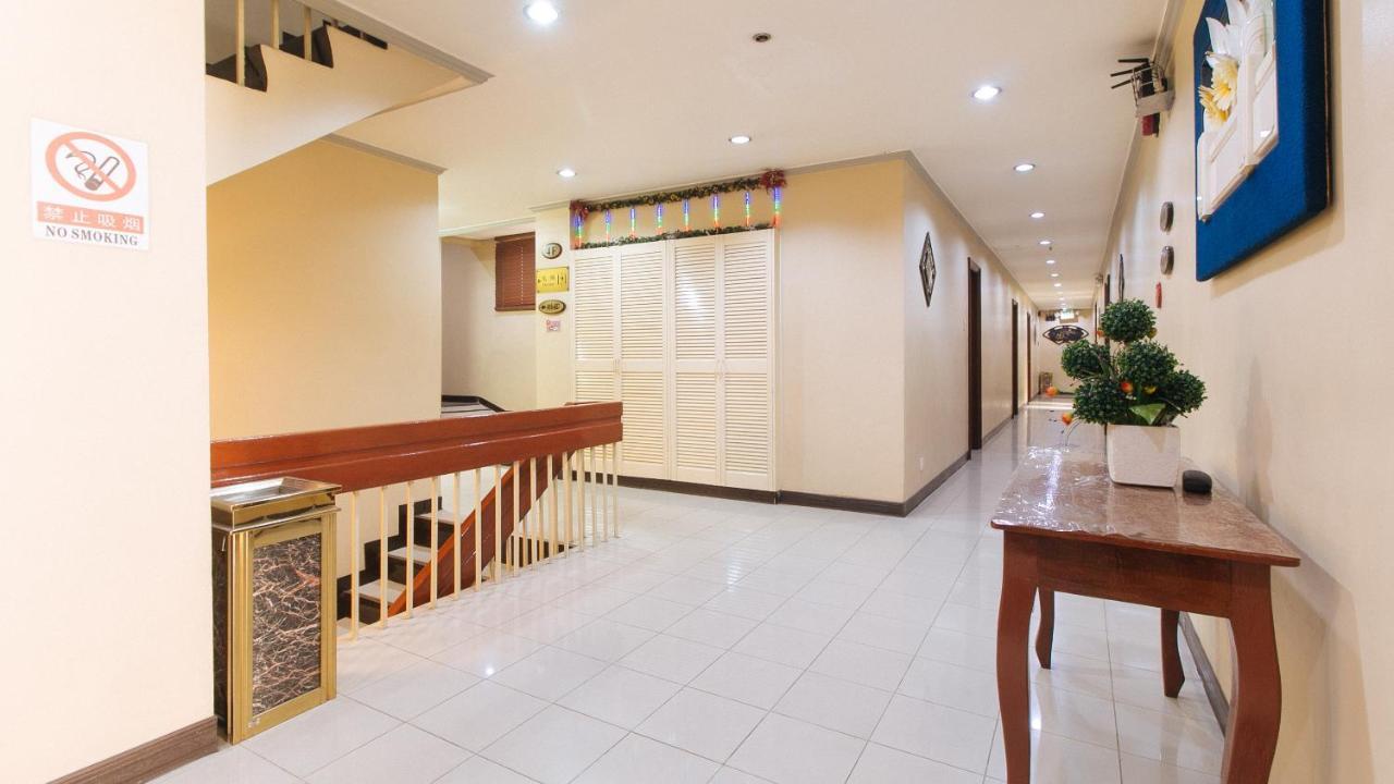 Peace Hotel By Reddoorz Manila Bagian luar foto